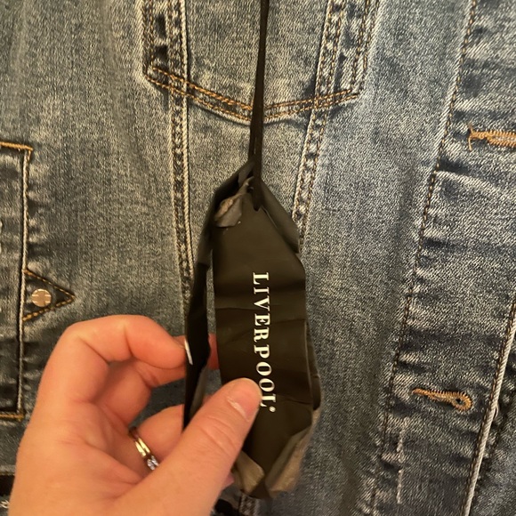 Jean jacket - Picture 3 of 4